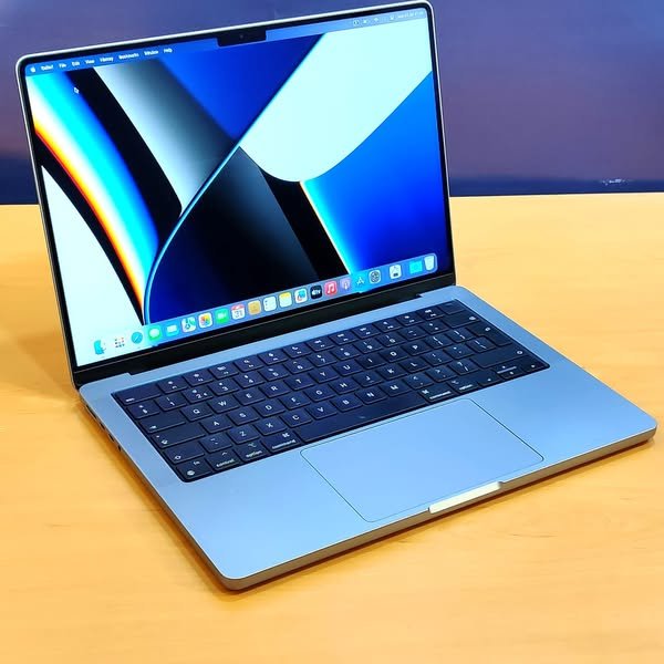 Apple MacBook Pro 14″ 2021, photo du catalogue EDH