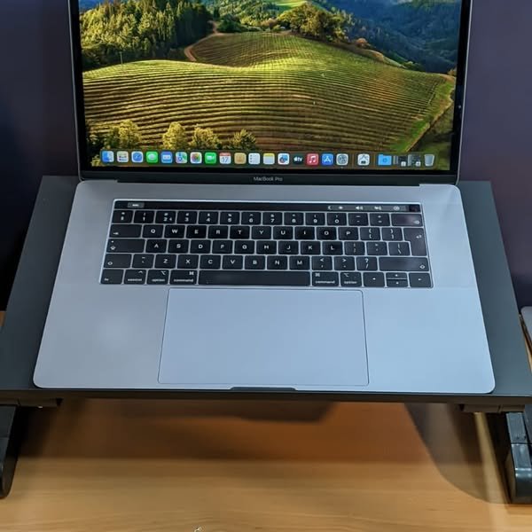 Apple MacBook Pro 15″ 2018, photo du catalogue EDH