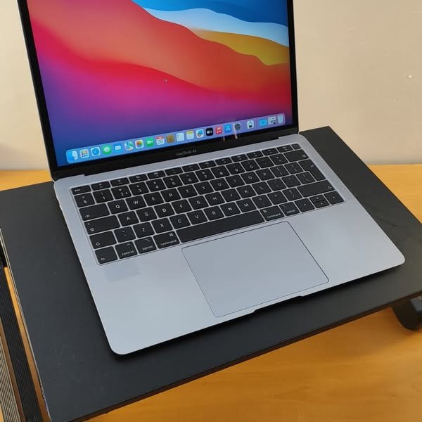 Apple MacBook Air 13″ 2019, photo du catalogue EDH